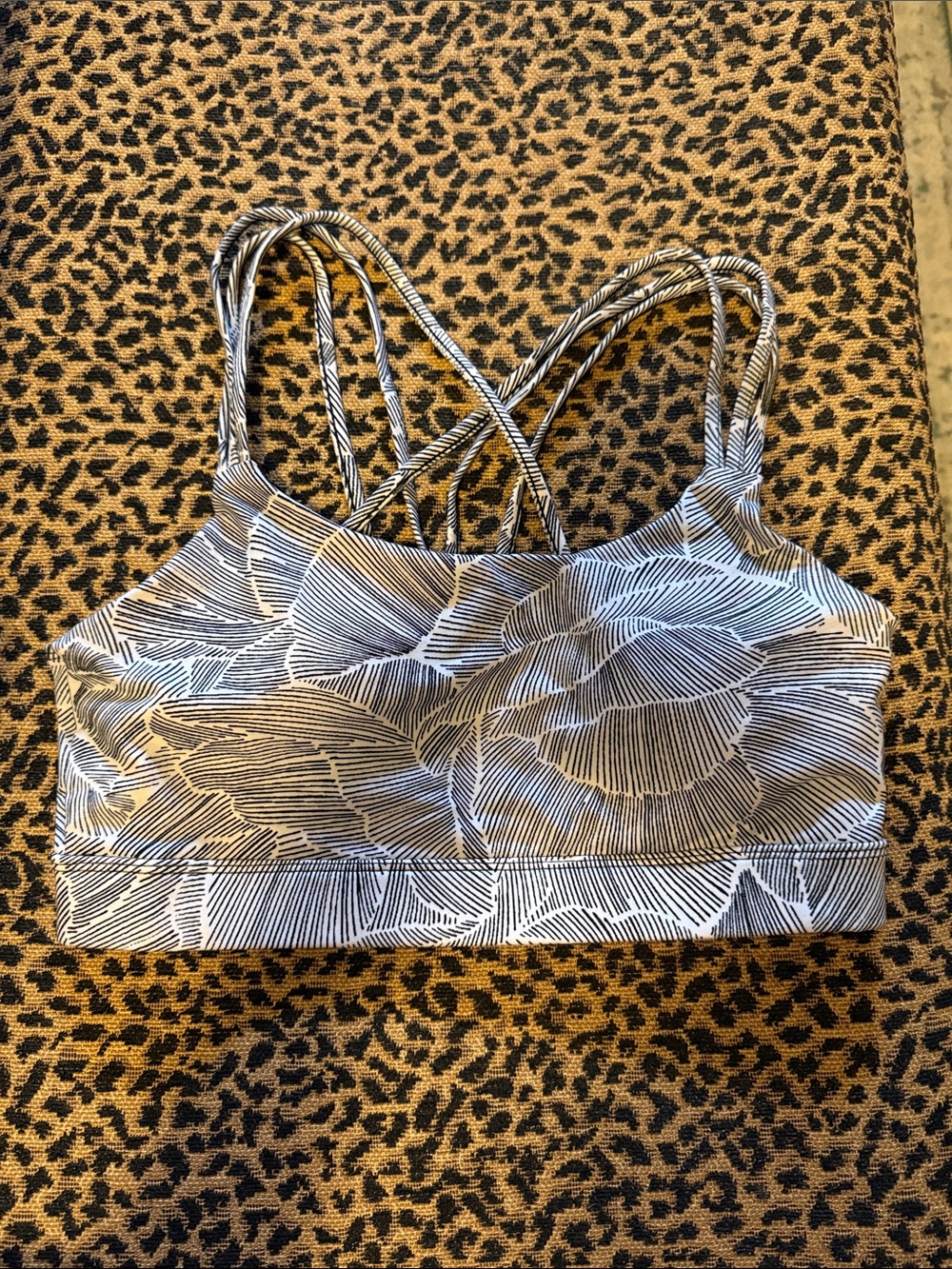 GAP Black & White Floral-Print Strappy Sports Bralette